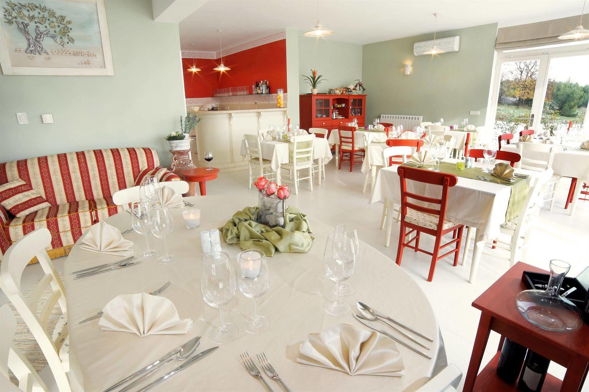 Villa Stefanija Small Boutique Hotel&Restaurant Barban Buitenkant foto